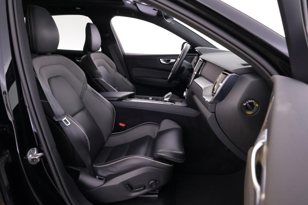 VOLVO XC60 2024