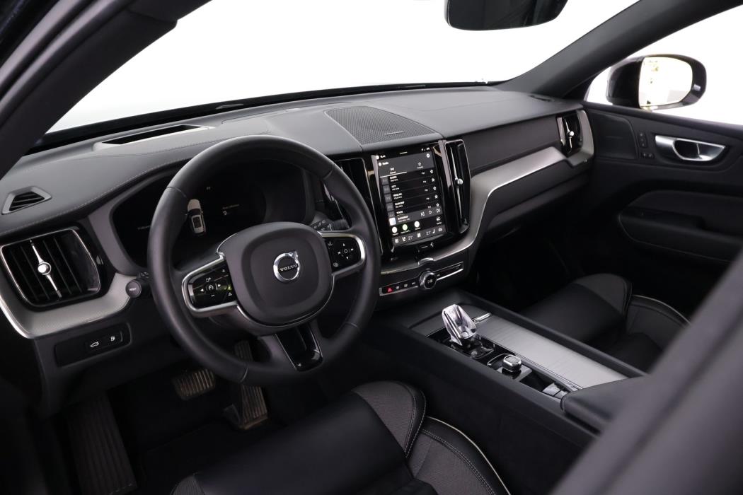 VOLVO XC60 2024