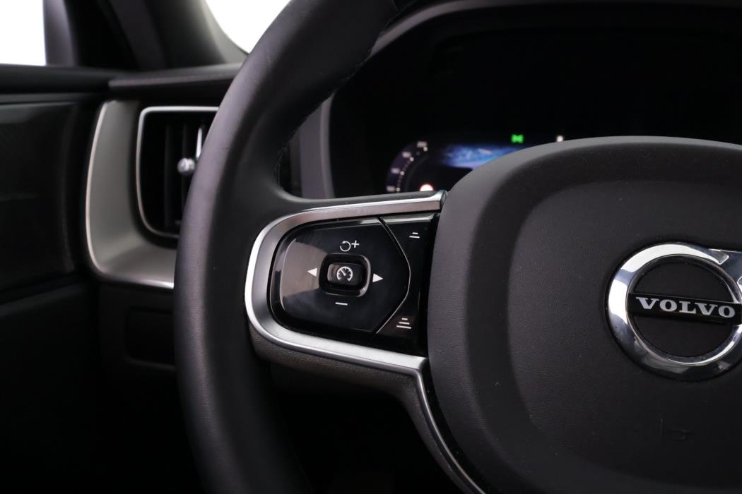VOLVO XC60 2024