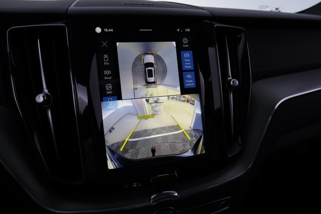 VOLVO XC60 2024
