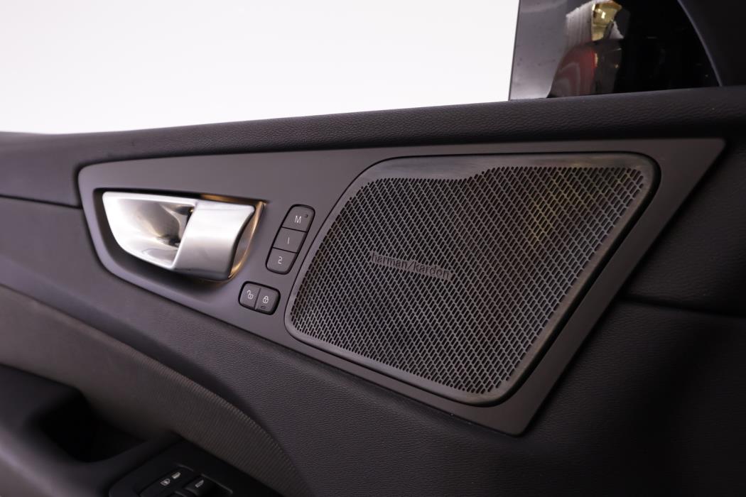 VOLVO XC60 2024