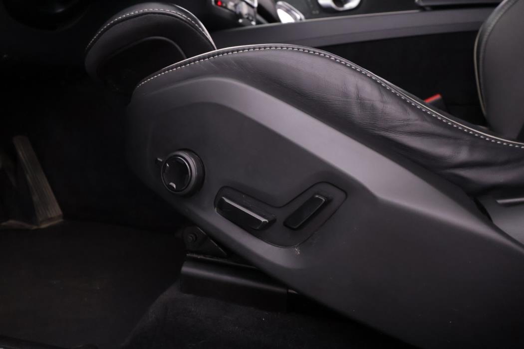 VOLVO XC60 2024