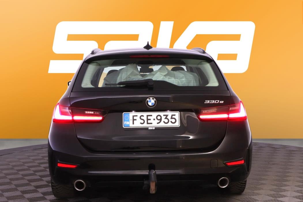 BMW 330 2021