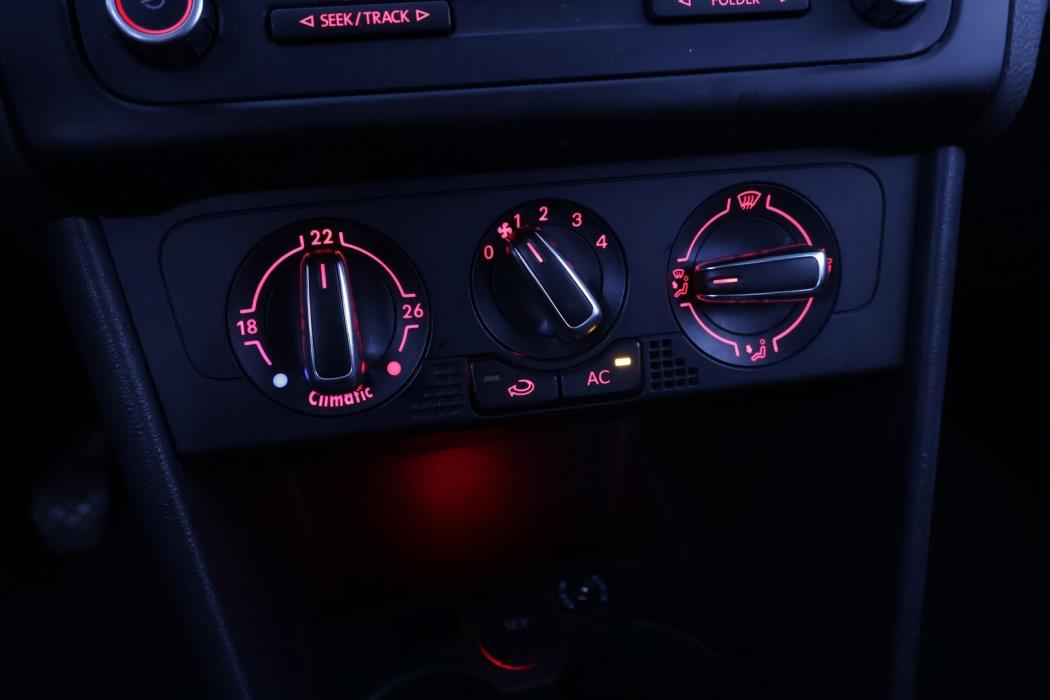 VOLKSWAGEN Polo 2010