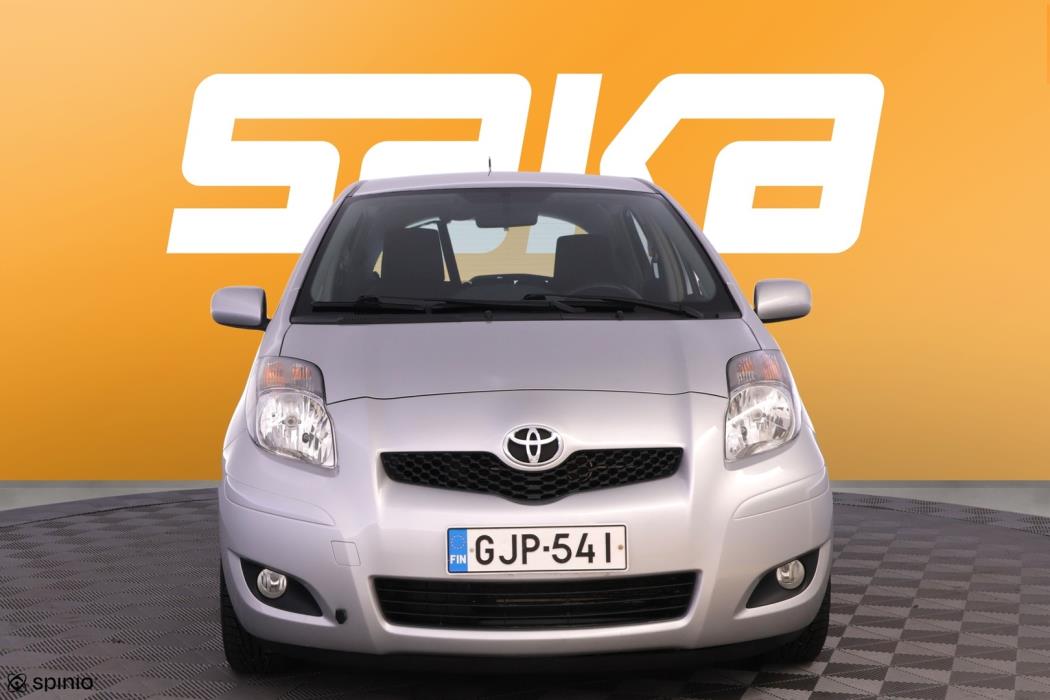 TOYOTA Yaris 2011