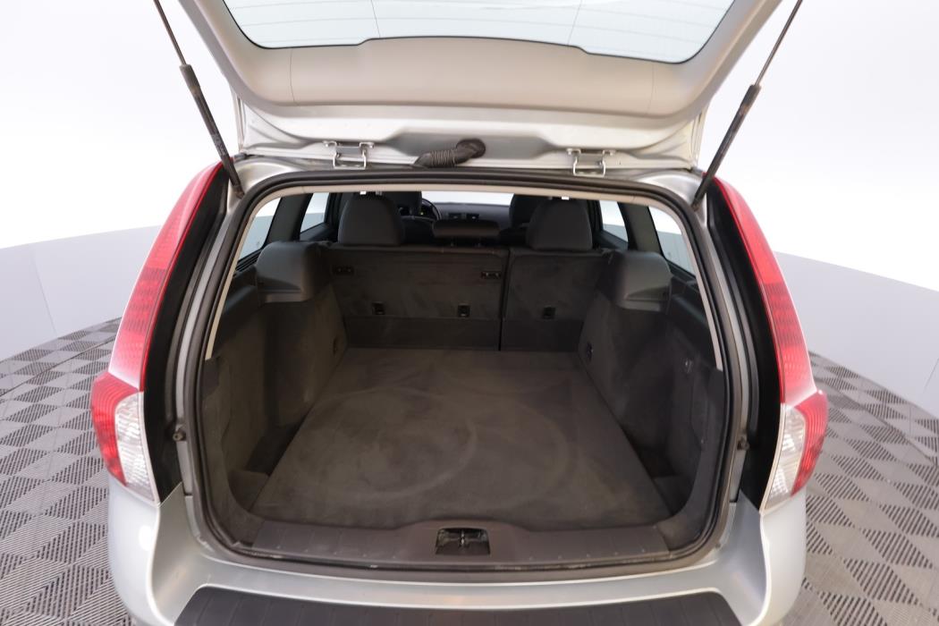 VOLVO V50 2011