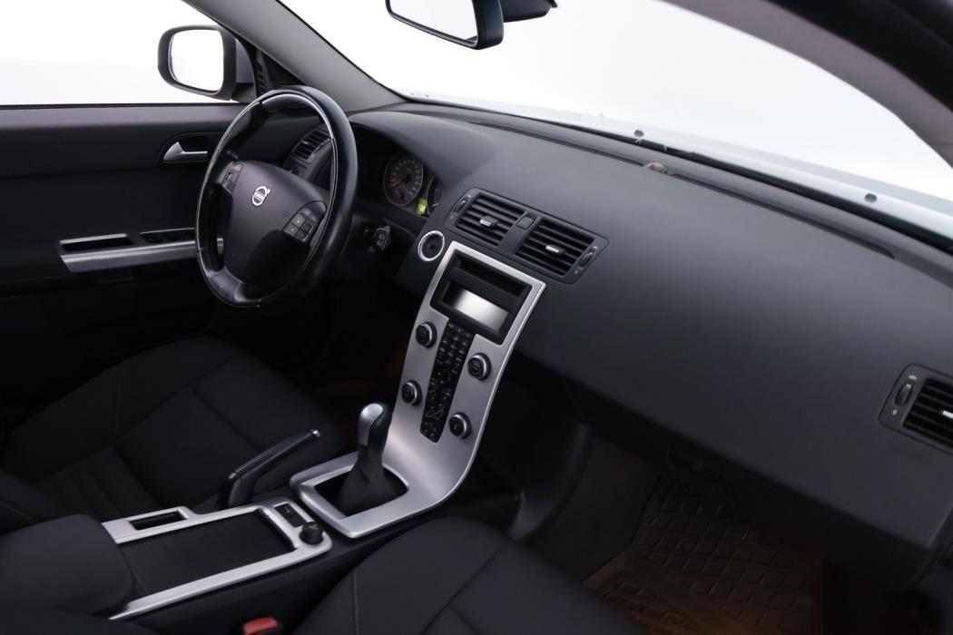 VOLVO V50 2011