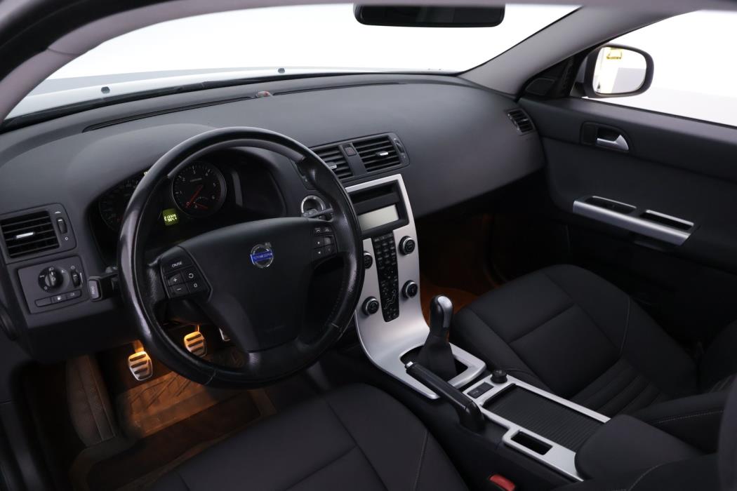 VOLVO V50 2011