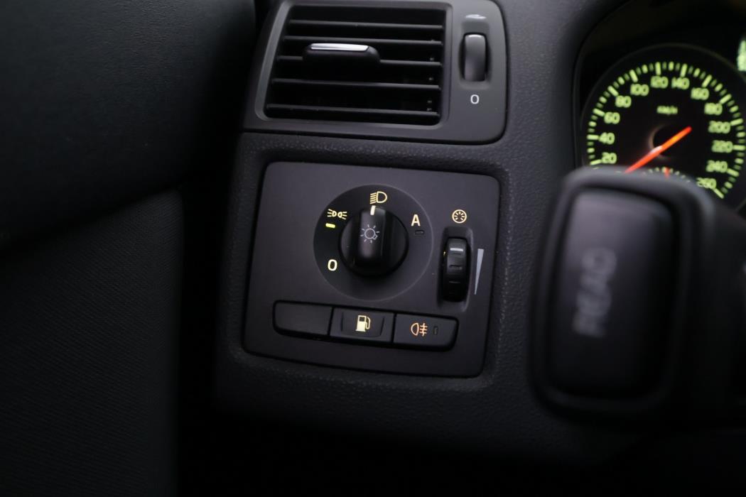 VOLVO V50 2011