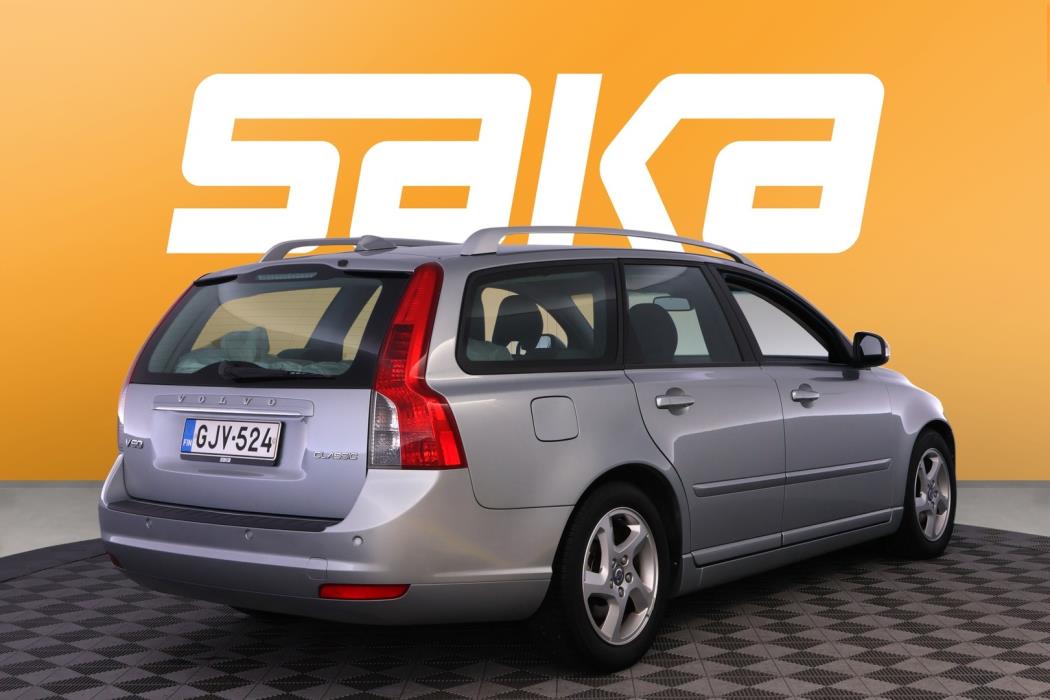 VOLVO V50 2011