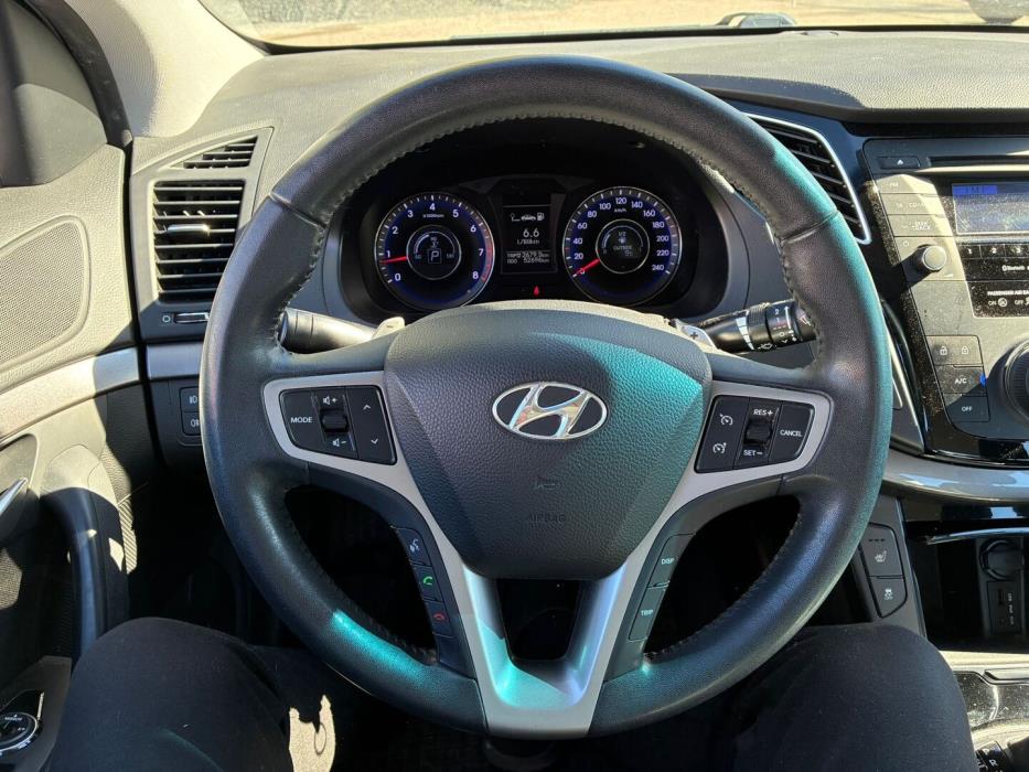 HYUNDAI i40 2012