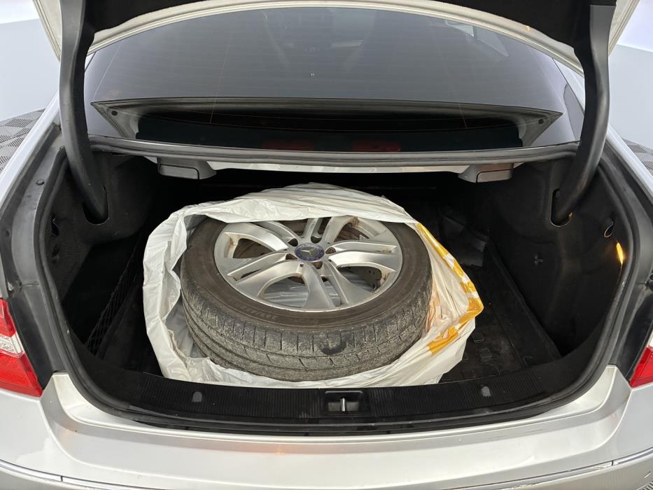 MERCEDES-BENZ E 2010