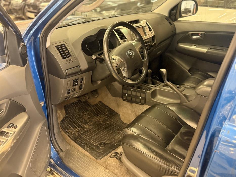TOYOTA Hilux 2012