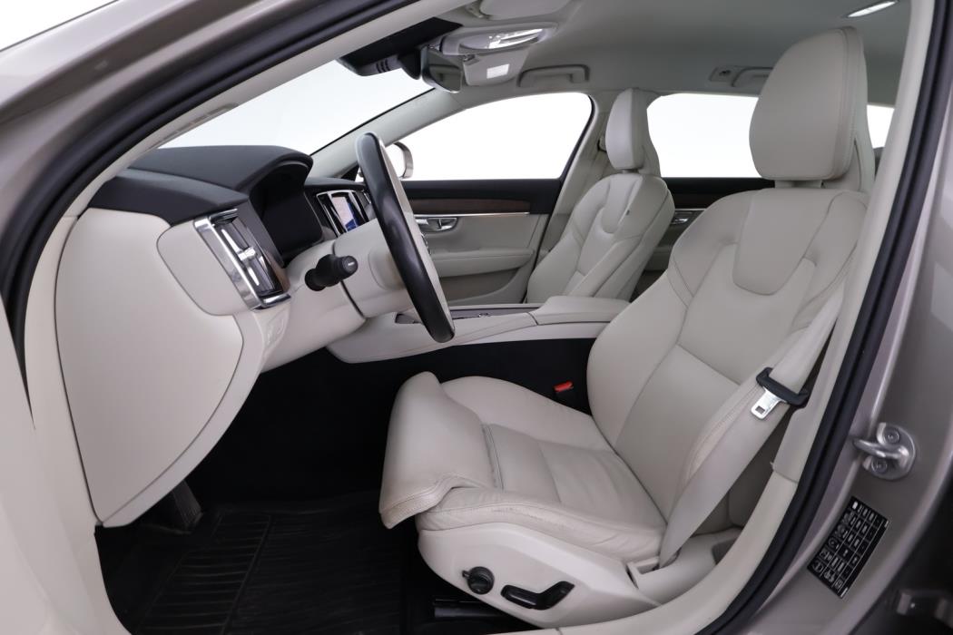 VOLVO V90 Cross Country 2022