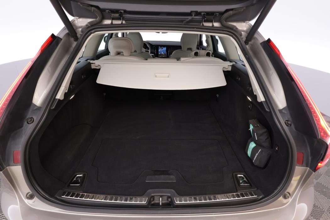 VOLVO V90 Cross Country 2022
