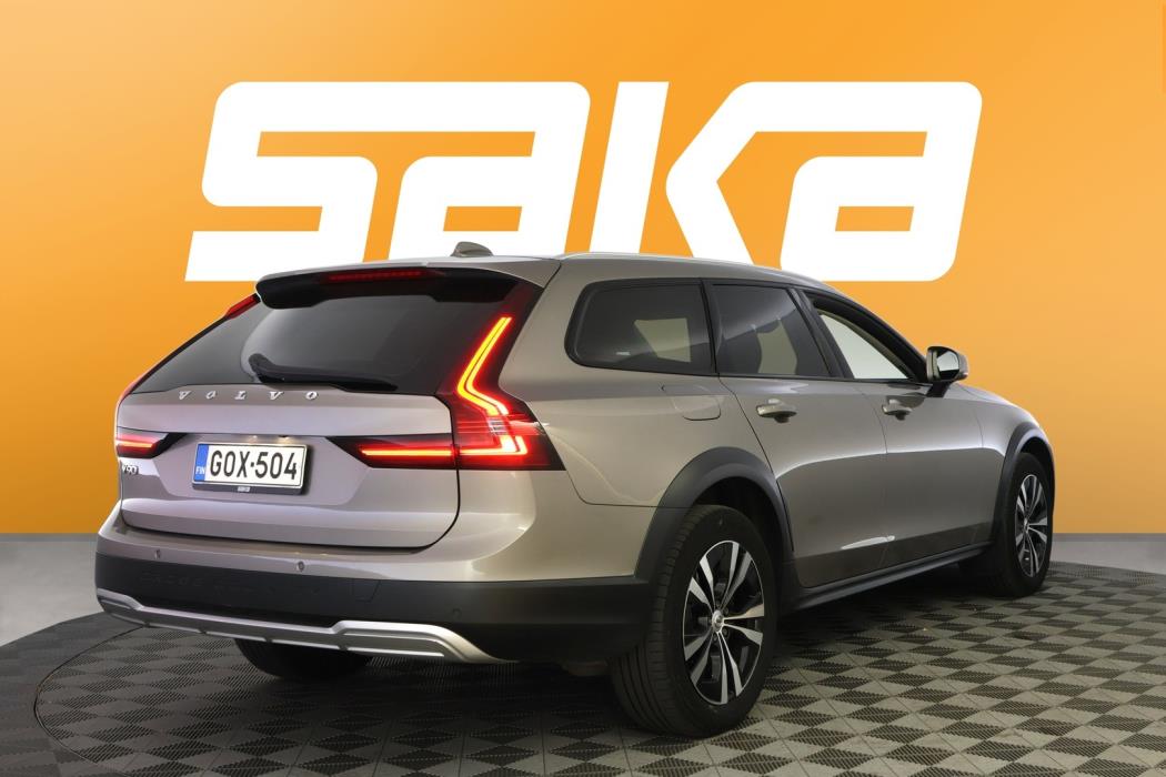VOLVO V90 Cross Country 2022