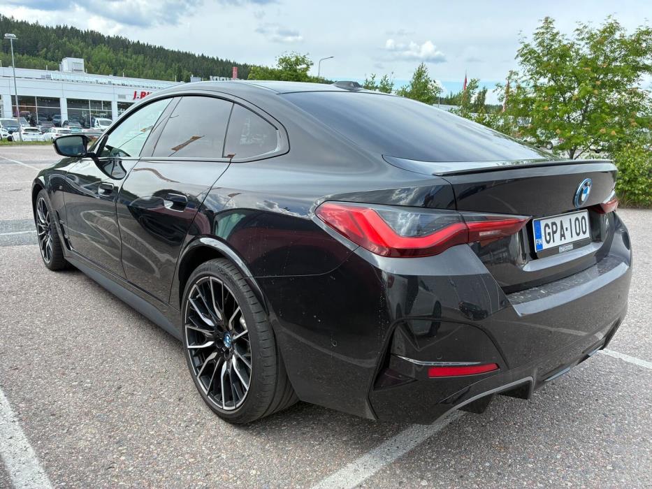 BMW i4 2023