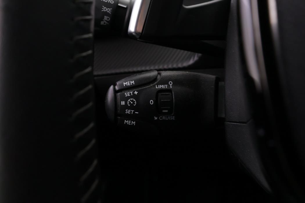 PEUGEOT 2008 2022
