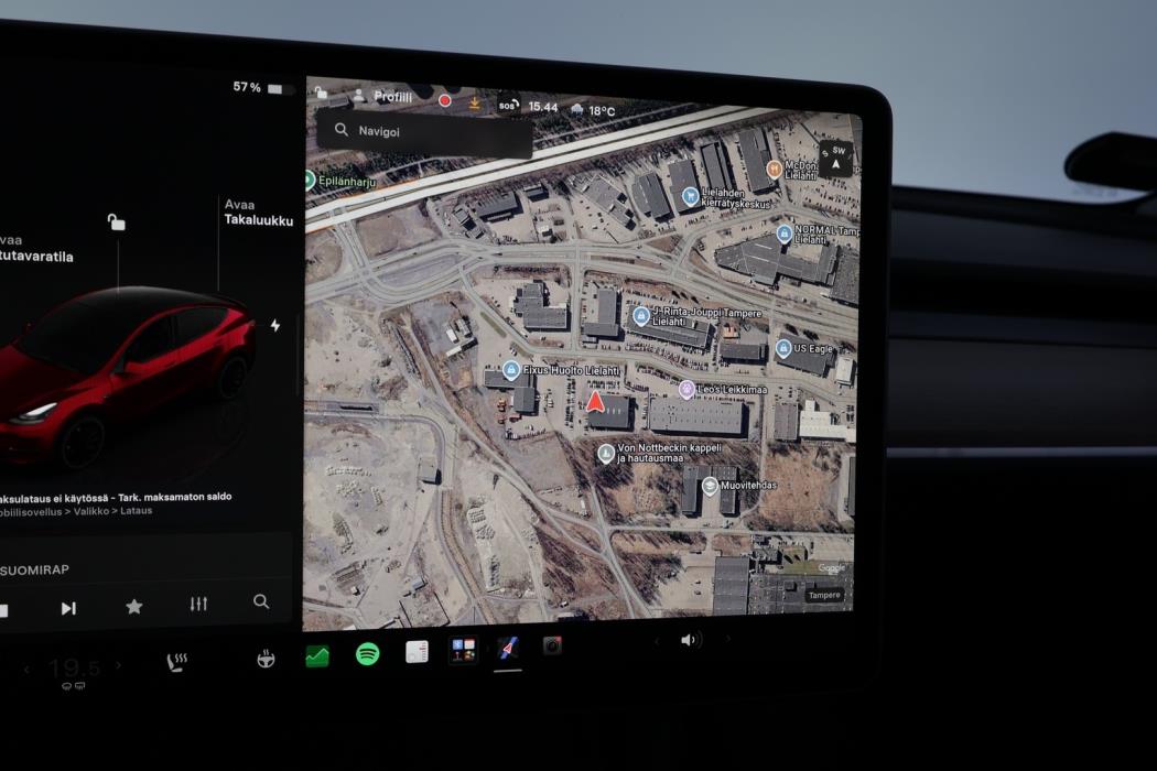 TESLA Model Y 2023