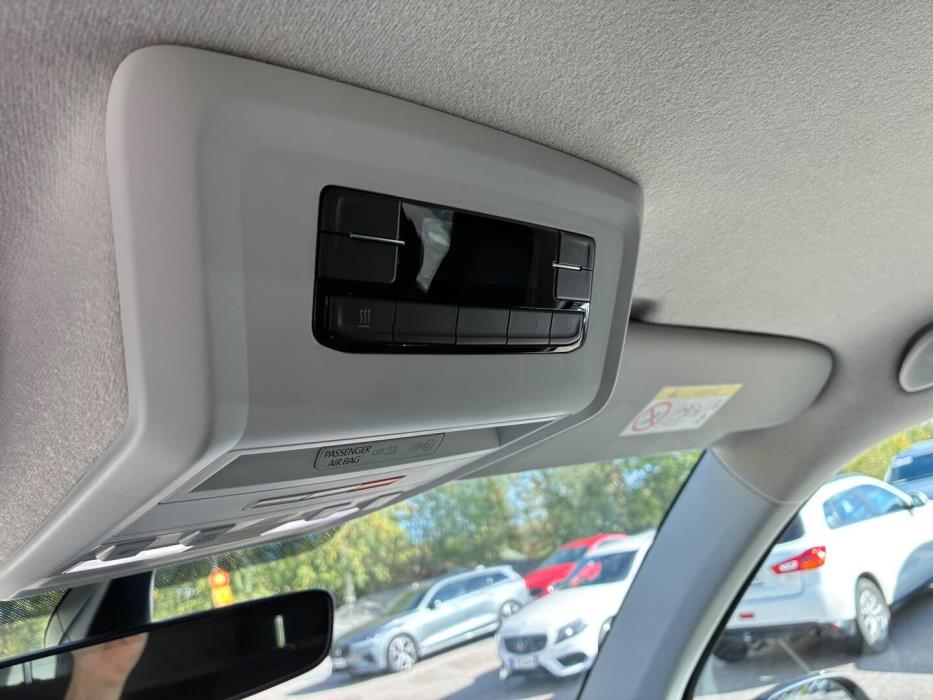 VOLKSWAGEN Transporter 2024