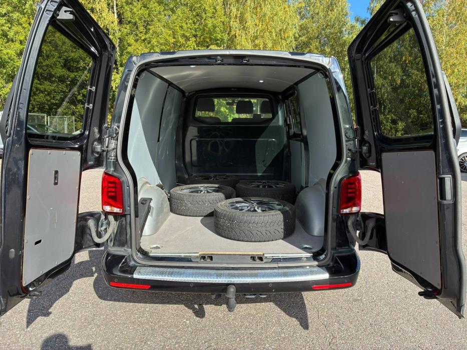 VOLKSWAGEN Transporter 2024