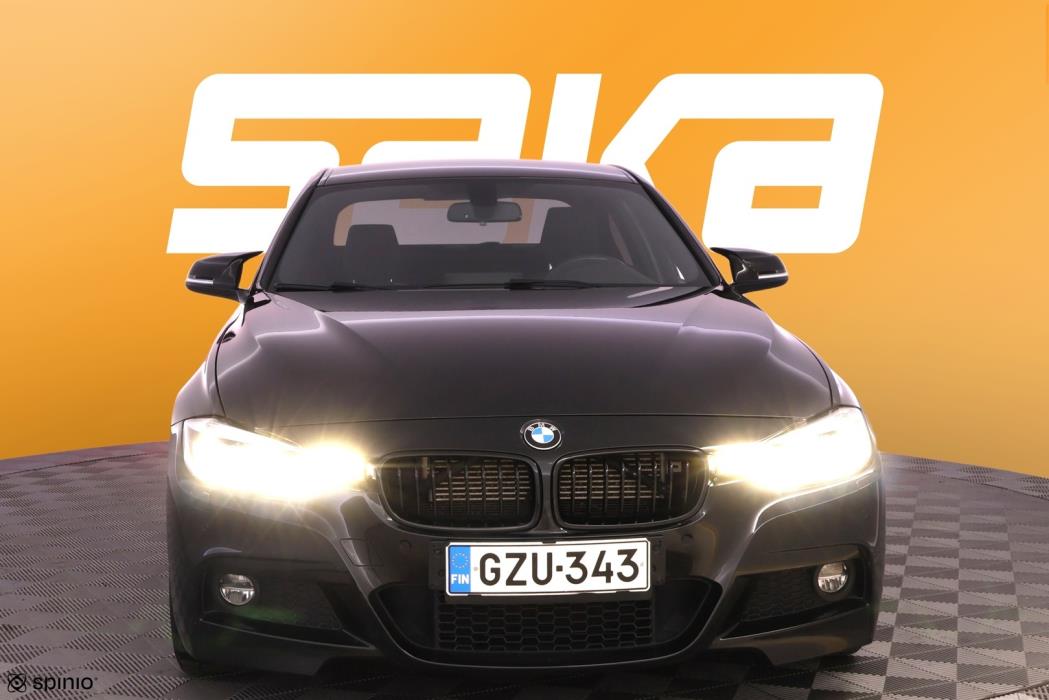 BMW 330 2018