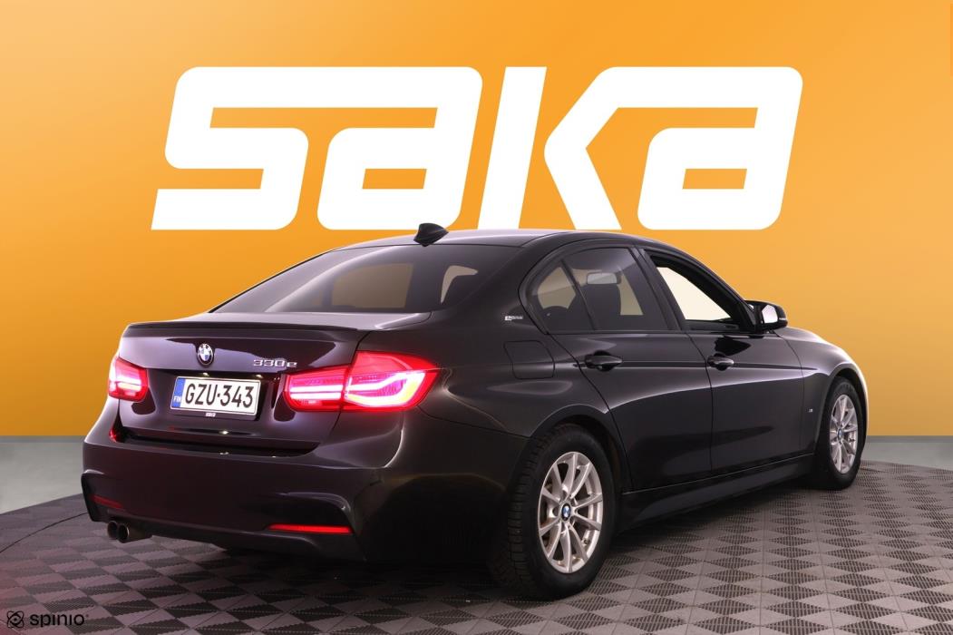 BMW 330 2018