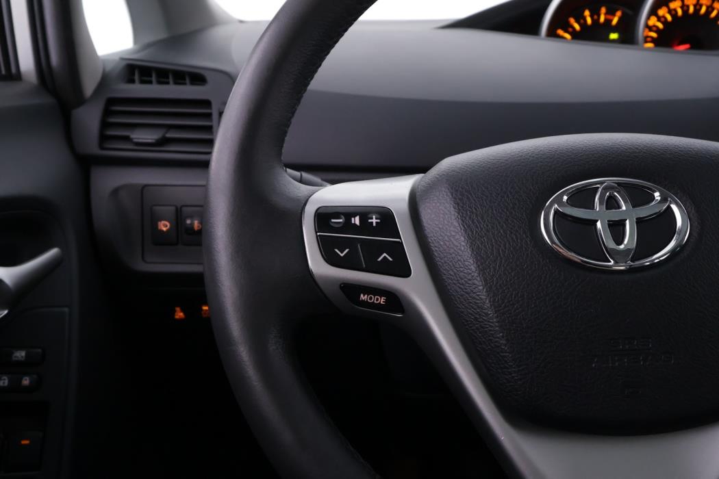 TOYOTA Verso 2011