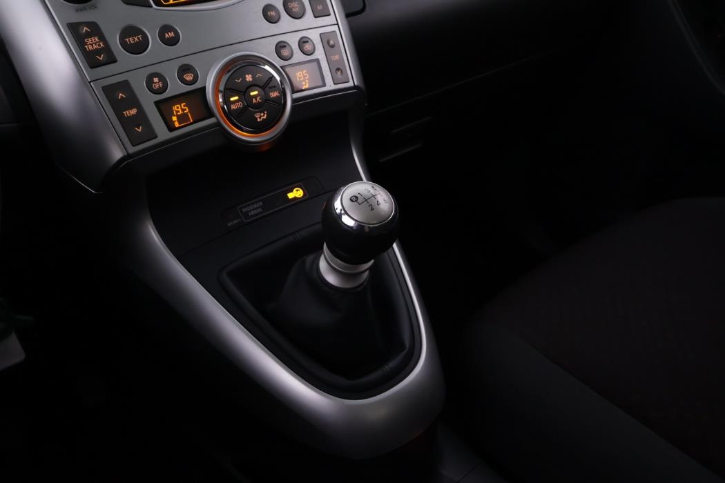 TOYOTA Verso 2011