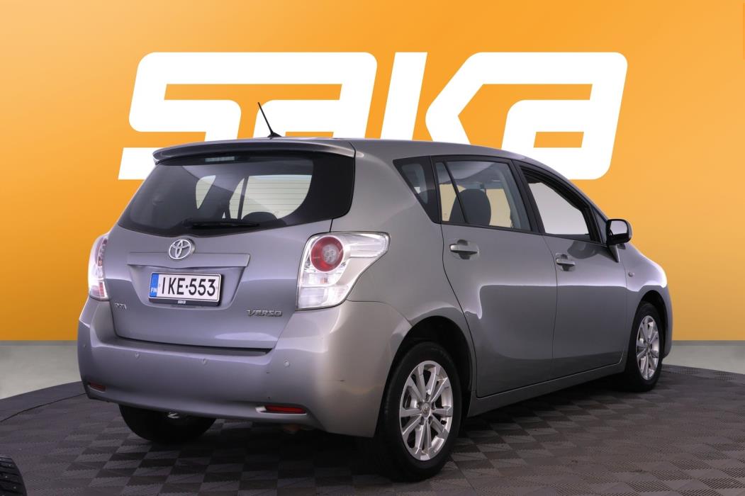 TOYOTA Verso 2011