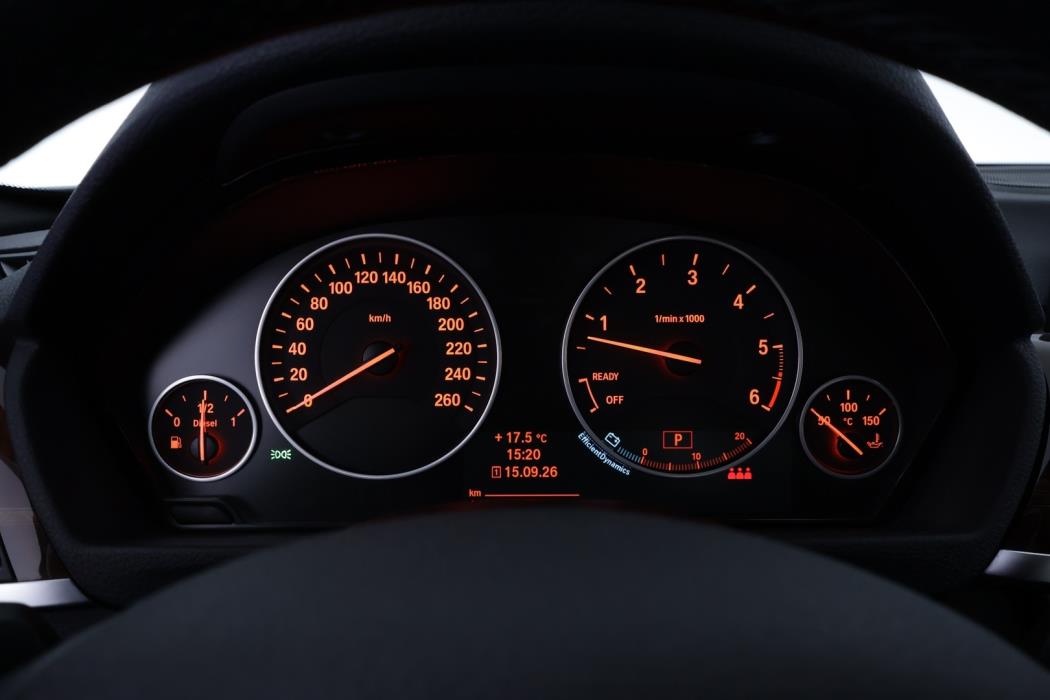 BMW 330 2013