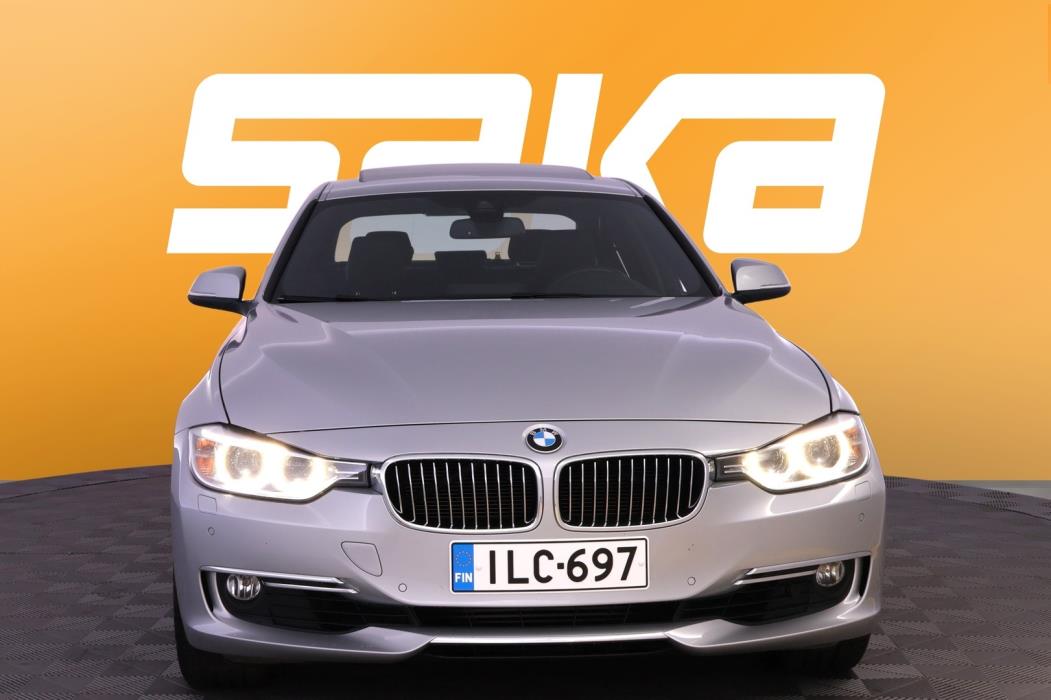 BMW 330 2013