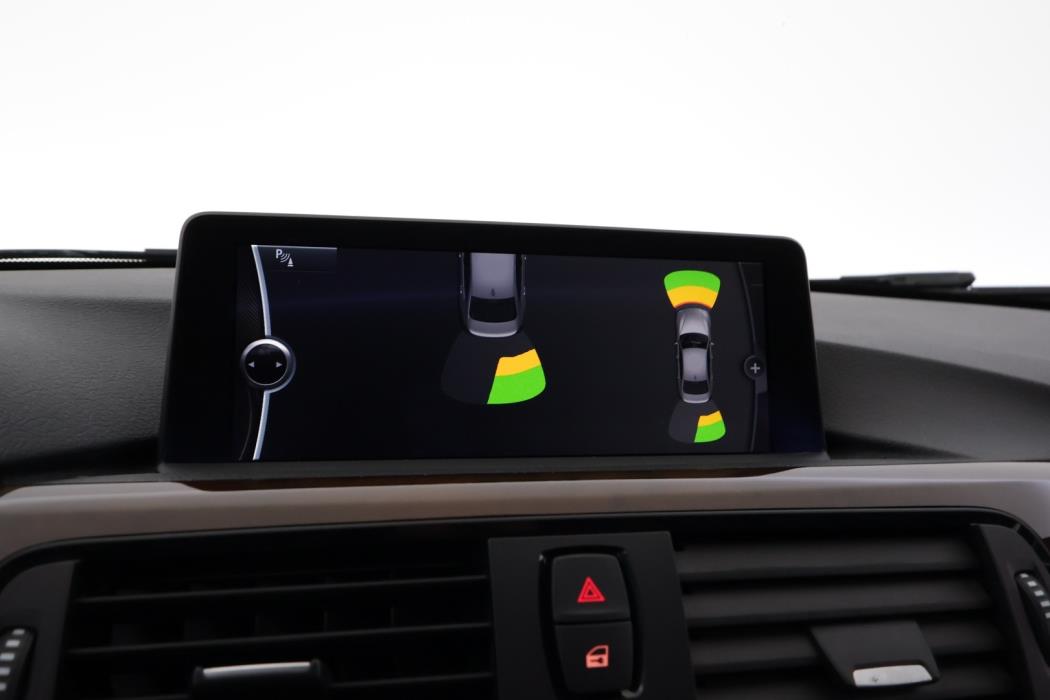 BMW 330 2013