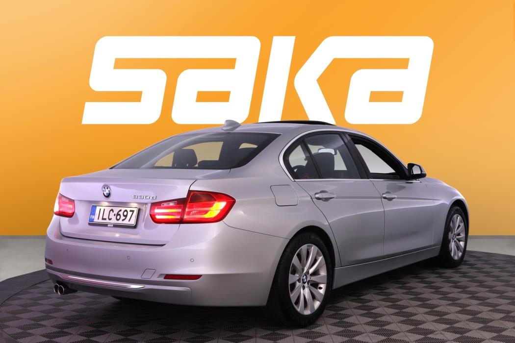 BMW 330 2013
