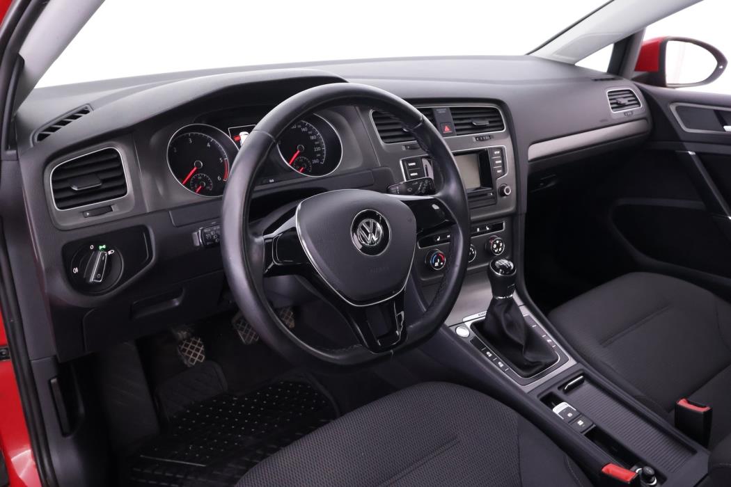 VOLKSWAGEN Golf 2014