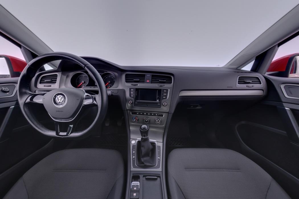 VOLKSWAGEN Golf 2014