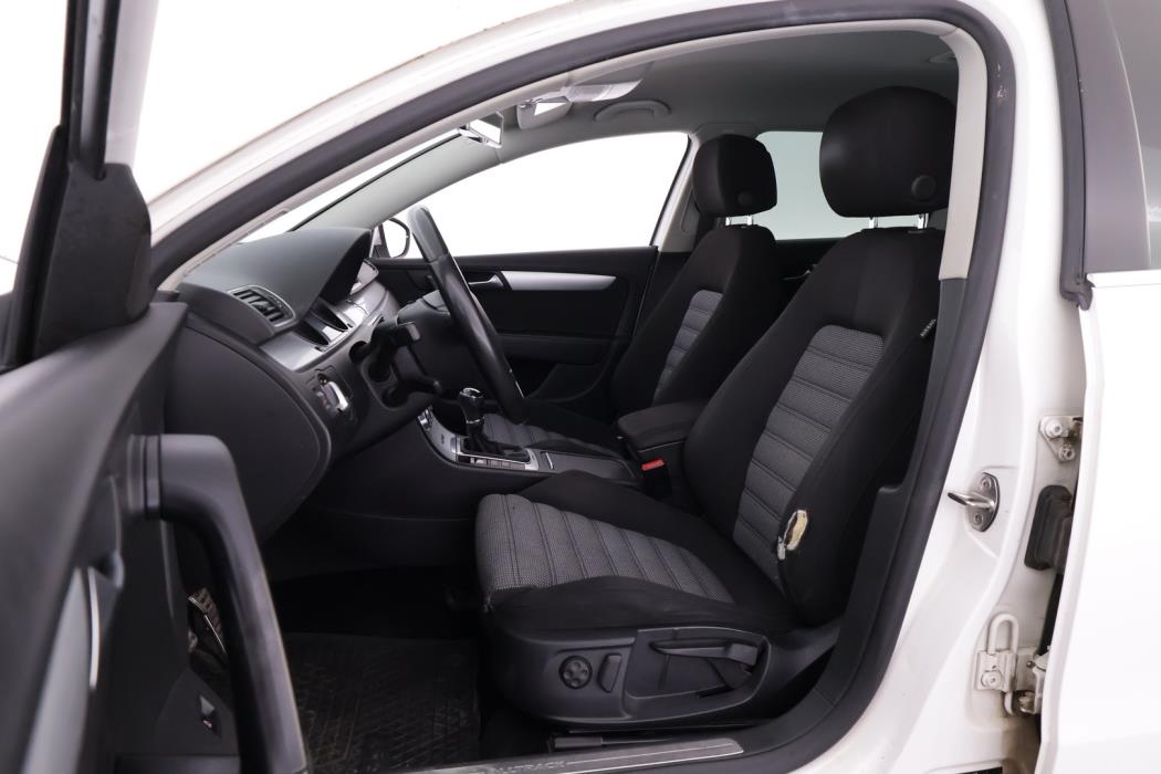 VOLKSWAGEN Passat 2014