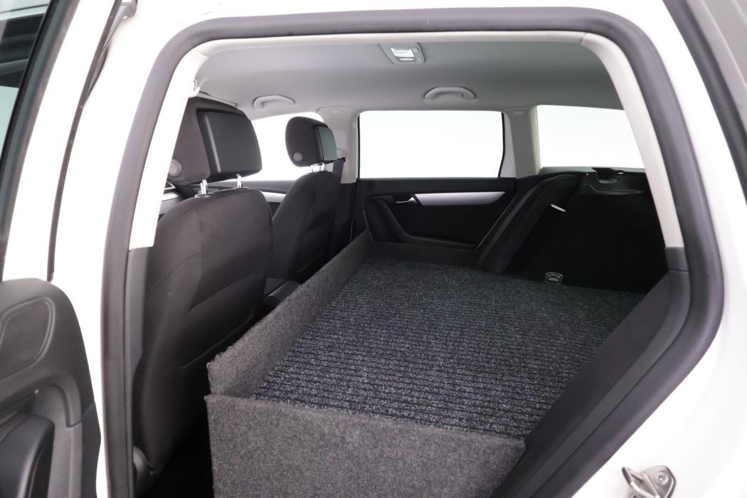 VOLKSWAGEN Passat 2014