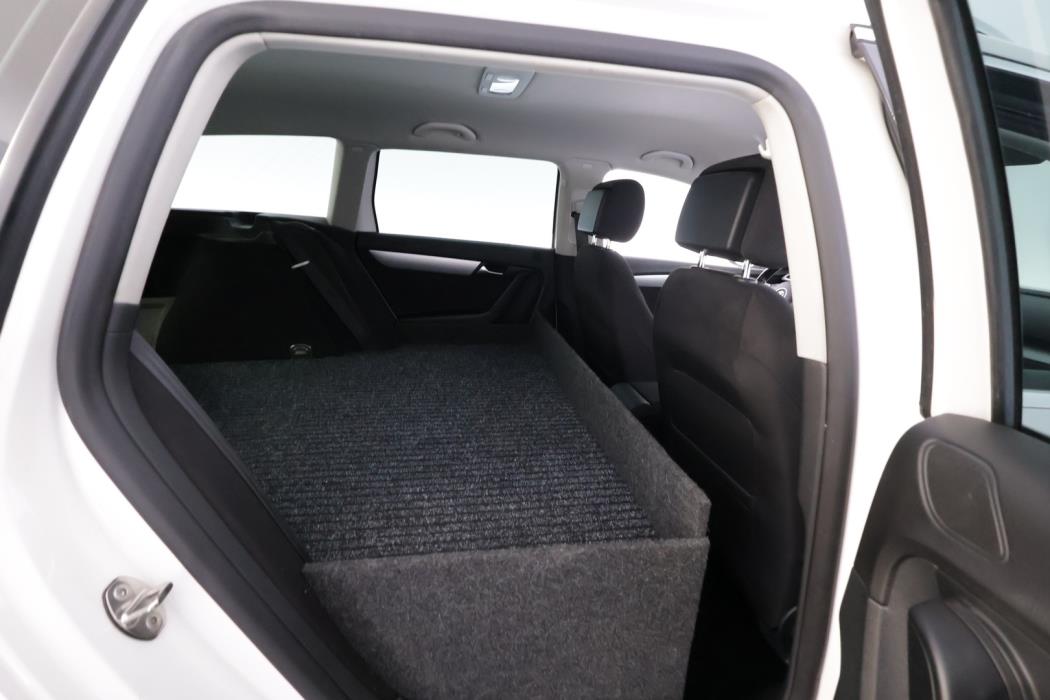 VOLKSWAGEN Passat 2014