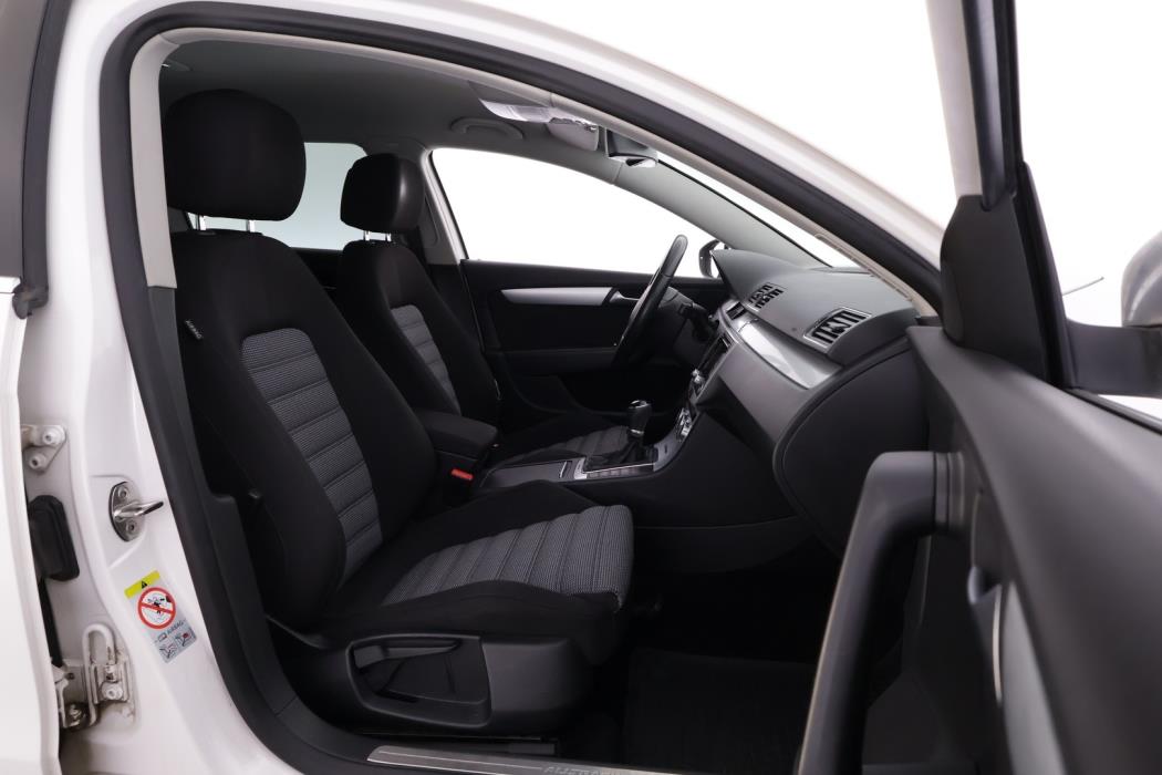 VOLKSWAGEN Passat 2014