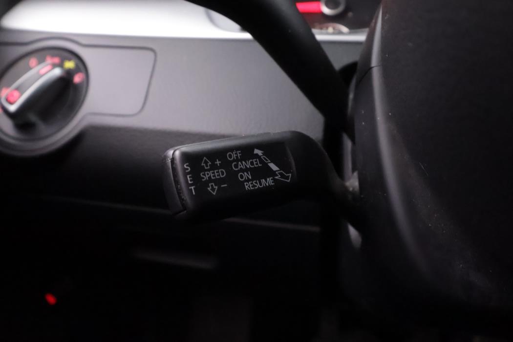 VOLKSWAGEN Passat 2014