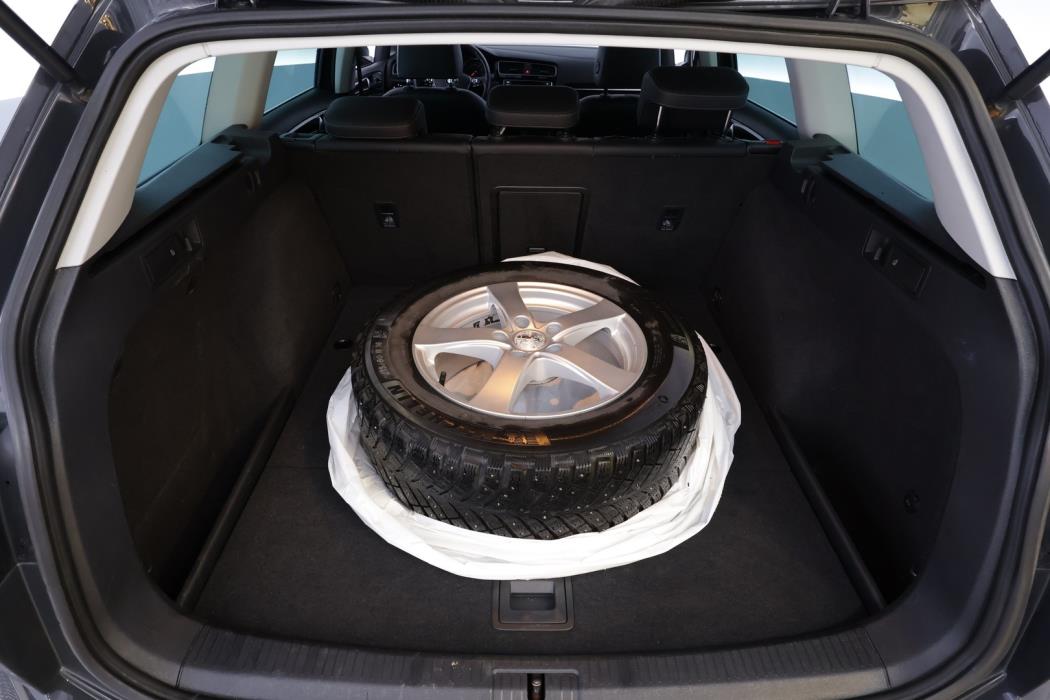 VOLKSWAGEN Golf 2014