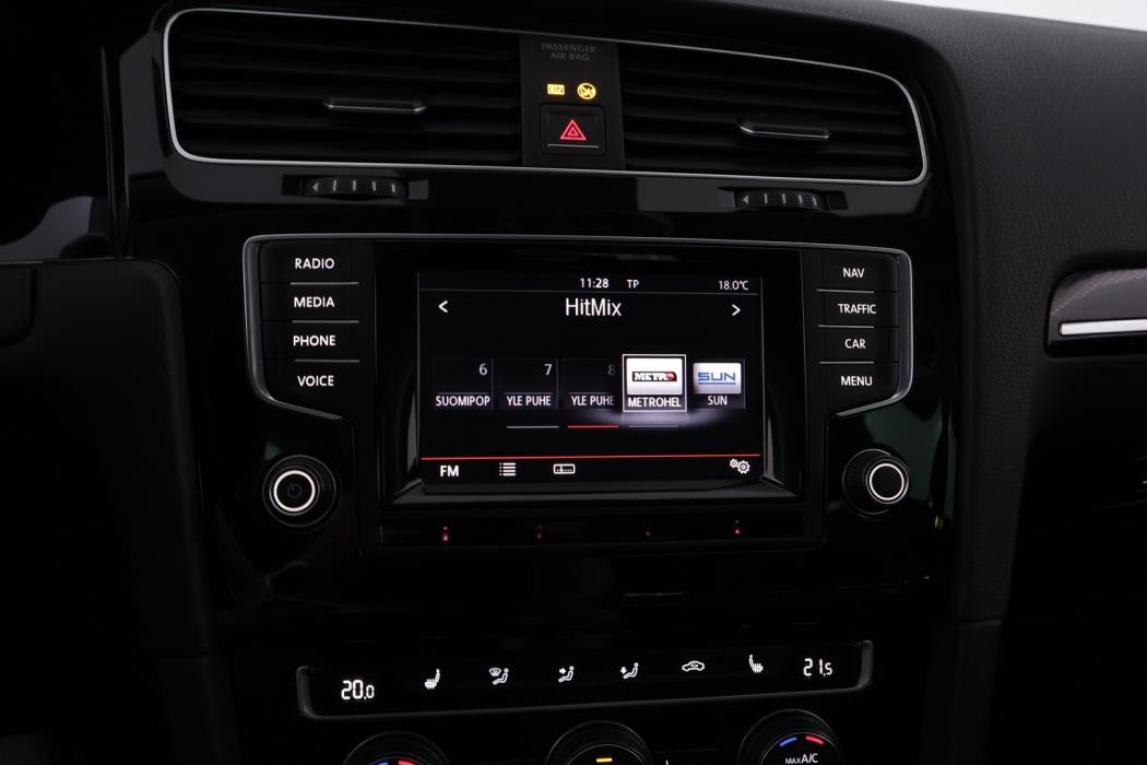 VOLKSWAGEN Golf 2014