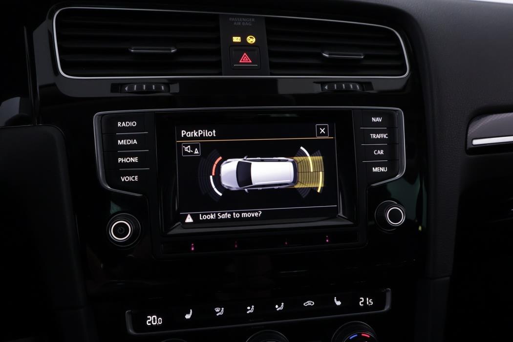 VOLKSWAGEN Golf 2014