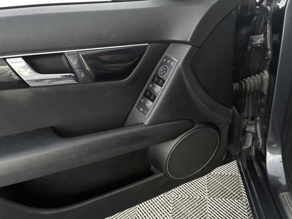 MERCEDES-BENZ C 2010