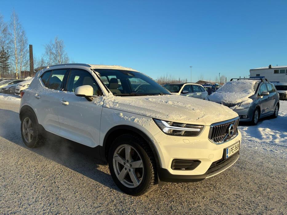 VOLVO XC40 2022