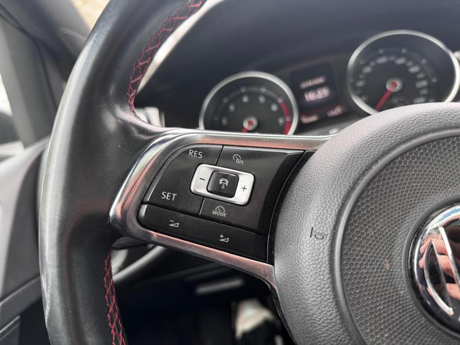 VOLKSWAGEN Golf 2017