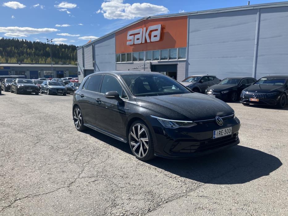VOLKSWAGEN Golf 2023