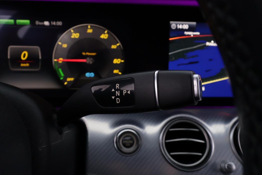 MERCEDES-BENZ E 2020