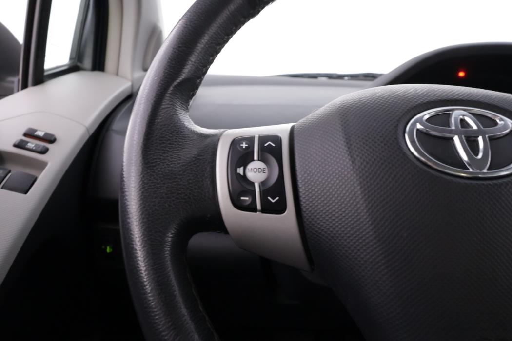 TOYOTA Yaris 2007